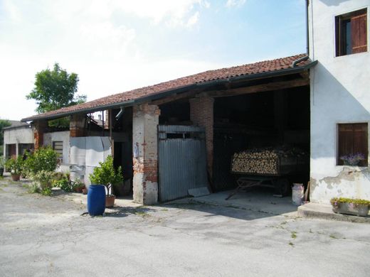 Köy evi Camisano Vicentino, Vicenza ilçesinde