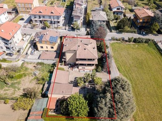 Villa a Limbiate, Monza e Brianza