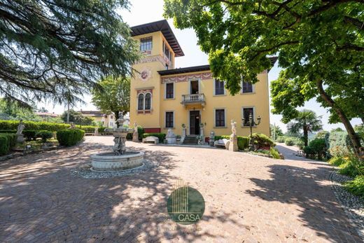 Villa in Almè, Provincia di Bergamo