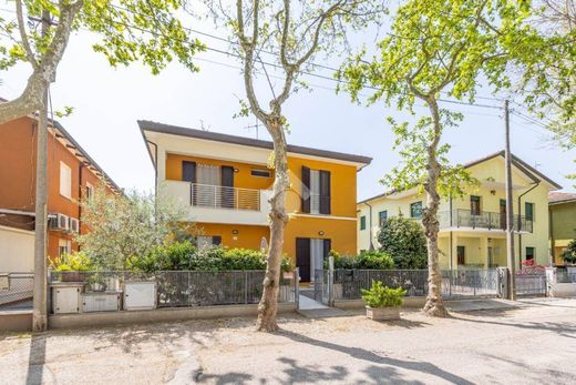 Villa - Cesenatico, Provincia di Forlì-Cesena
