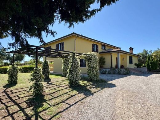Villa a Mosciano Sant'Angelo, Teramo