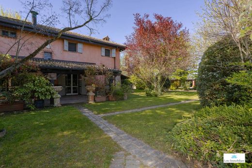 Villa San Lazzaro, Bologna ilçesinde