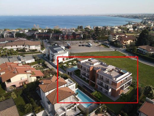 Penthouse in Desenzano del Garda, Provincia di Brescia