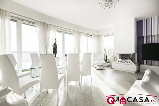 Penthouse Gallarate, Varese ilçesinde