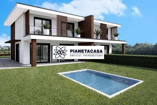 Villa in Cologno al Serio, Provincia di Bergamo