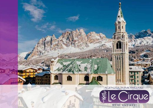 Daire Cortina d'Ampezzo, Belluno ilçesinde