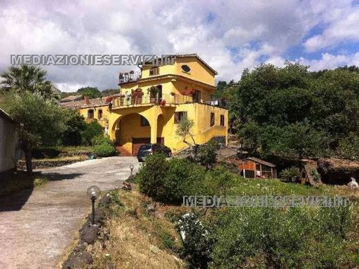 Apartment / Etagenwohnung in Mascali, Catania