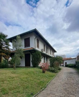 Villa in Lissone, Provincia di Monza e della Brianza