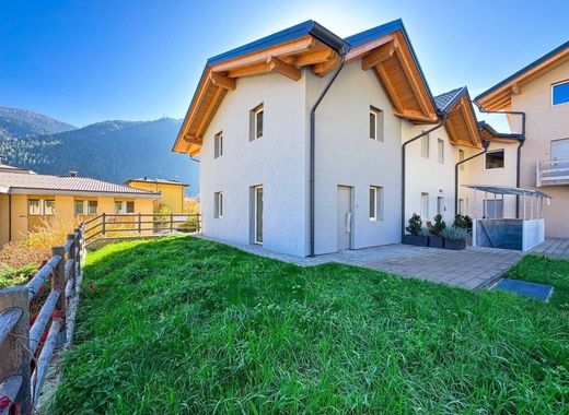 Luxury home in Malè, Trento