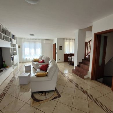 Villa in Buccinasco, Mailand