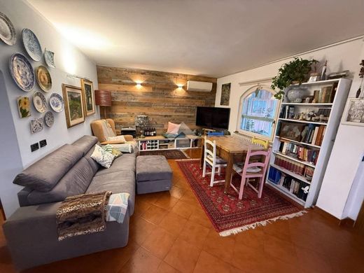 Вилла, Albisola Superiore, Provincia di Savona