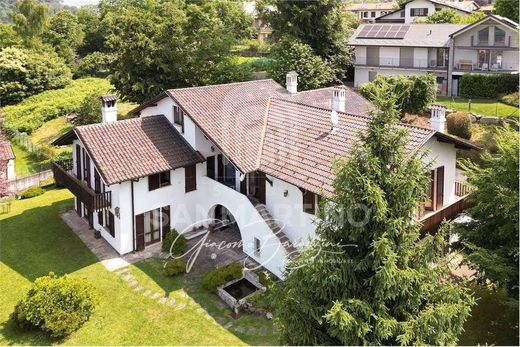 Willa w Malnate, Provincia di Varese