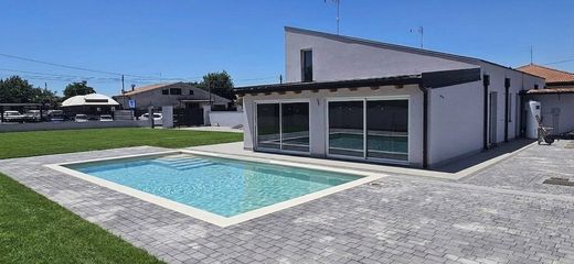 Villa in Aci Bonaccorsi, Catania