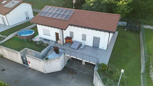 Βίλα σε Saltrio, Provincia di Varese