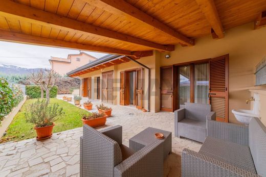 Villa in L’Aquila, Provincia dell' Aquila