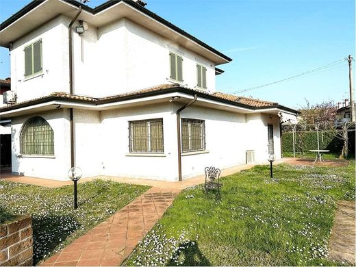 Villa Cassano d'Adda, Milano ilçesinde