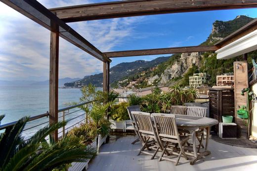Apartment in Finale Ligure, Provincia di Savona