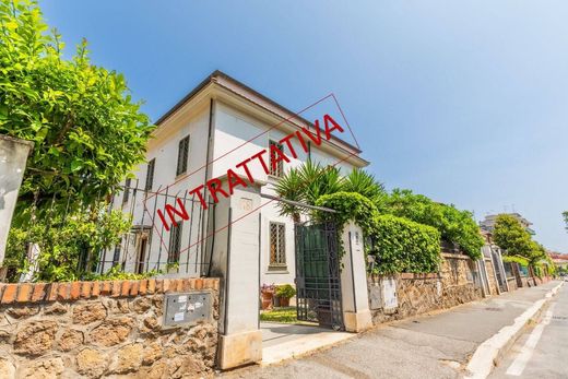 Villa in Rome, Latium