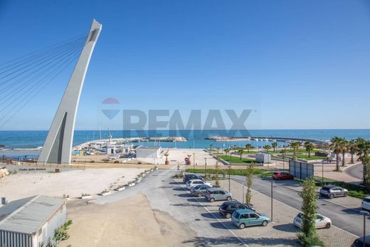 Apartment / Etagenwohnung in Francavilla al Mare, Provincia di Chieti