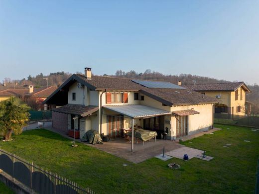 Villa in Bodio Lomnago, Provincia di Varese