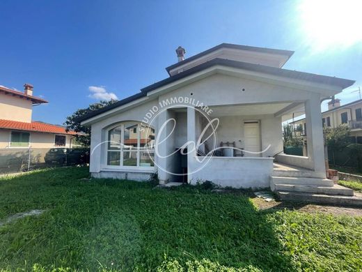 Terraced house in Camaiore, Provincia di Lucca