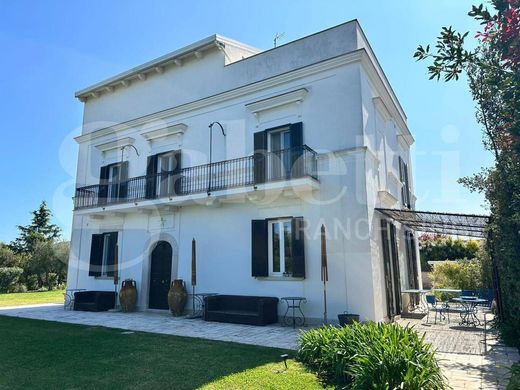 Villa in Trani, Provincia di Barletta - Andria - Trani