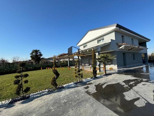 Luxury home in Curtarolo, Padua