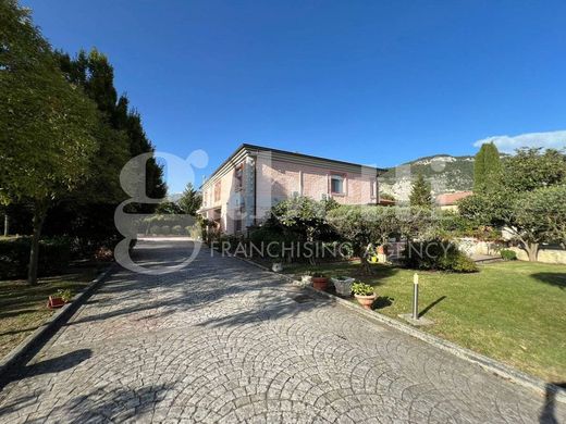 Villa in Pesche, Provincia di Isernia