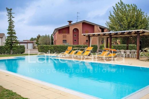 Villa a Sermide, Mantova