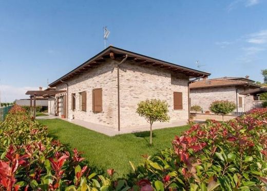 Villa in Castelfranco Emilia, Provincia di Modena