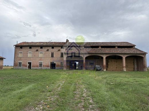 Country House in Roccabianca, Provincia di Parma