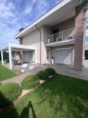 Villa in Gazzo Veronese, Provincia di Verona