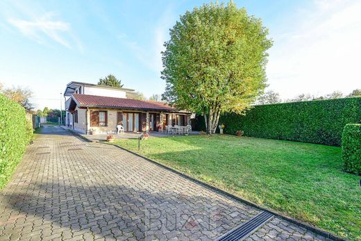 Villa a Seregno, Monza e Brianza