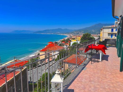 Ático en Borgio, Provincia di Savona