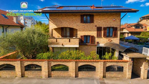 Villa Paderno Dugnano, Milano ilçesinde