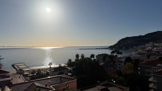 펜트하우스 / Diano Marina, Provincia di Imperia