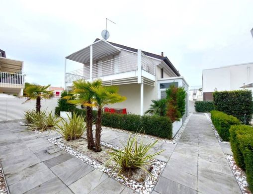 Villa in Jesolo, Venedig