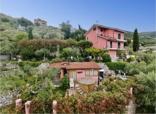 Villa a Pontedassio, Imperia