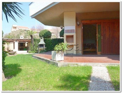 Villa in Fiumicino, Rome