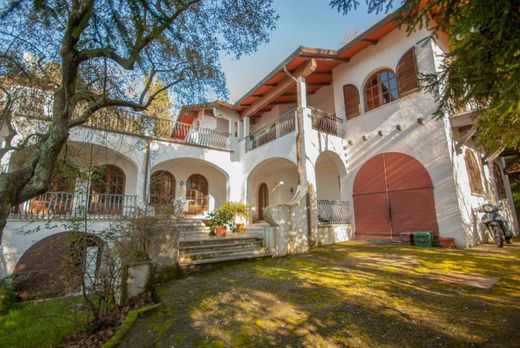 Villa in Massa, Provincia di Massa-Carrara