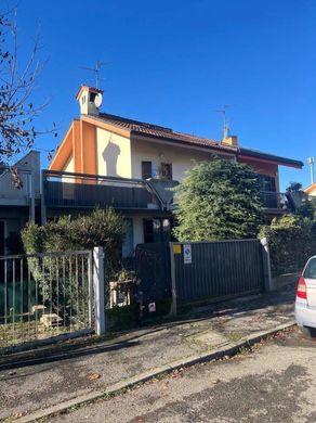Villa in Villasanta, Province of Monza and Brianza