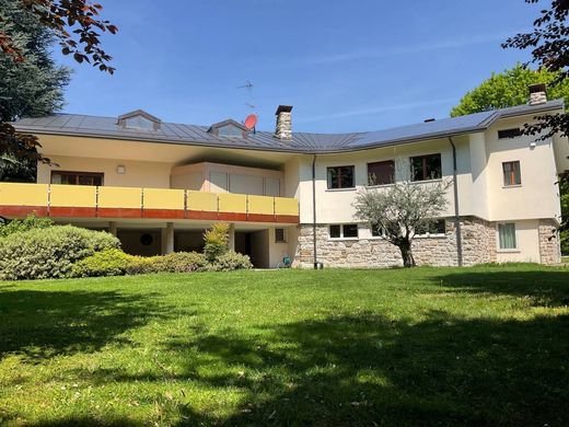 Villa - Tarcento, Udine