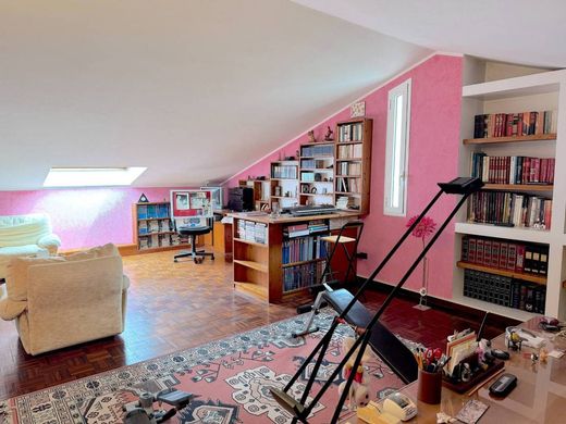Villa in Castel San Pietro Terme, Bologna