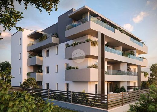Apartment / Etagenwohnung in Rho, Mailand