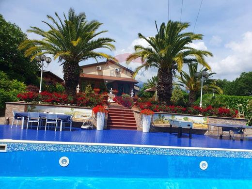 Villa en Manocalzati, Provincia di Avellino