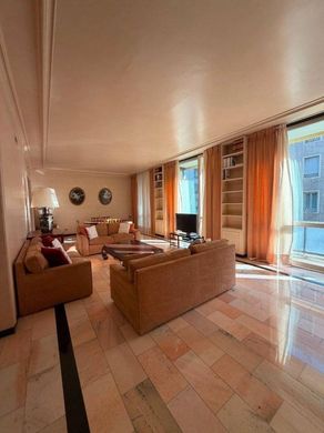 Appartamento a Milano, Lombardia