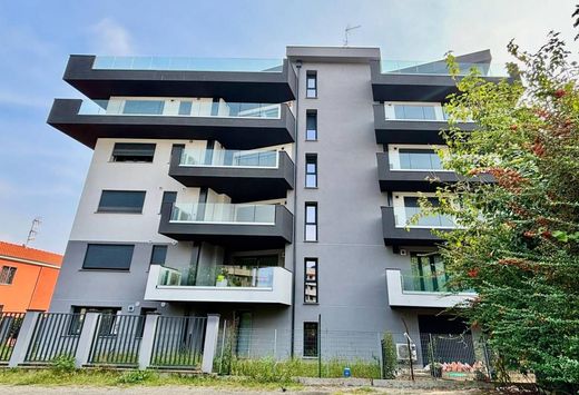 Apartment / Etagenwohnung in Cusano, Mailand