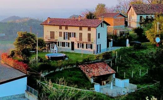 Casa de campo en Castel Boglione, Provincia di Asti