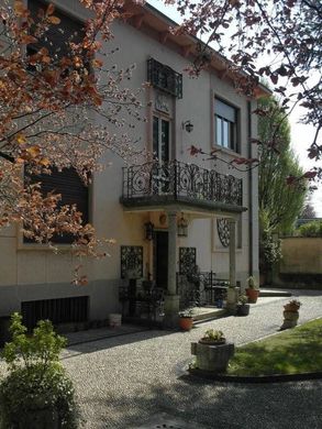 Villa a Carate Brianza, Monza e Brianza