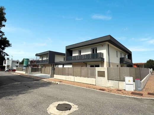 Villa in Azzano San Paolo, Provincia di Bergamo